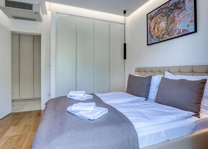 Ziza-3 By Interhome Abbázia